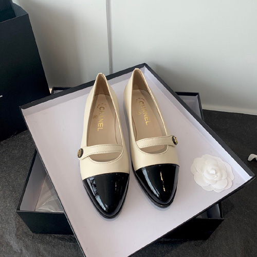 샤넬 신상 로퍼 G34334 유광 화이트