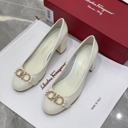 페레가모 신상 로퍼 F38106 화이트