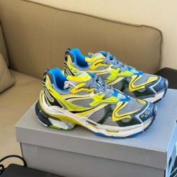 발렌시아가 남여공용 운동화 656076-3