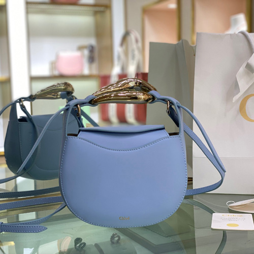 끌로에 KISS 스몰 백 21S350 카프스킨 블루