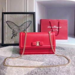 페레가모 바라 미듐 플랩백 21G462 레드