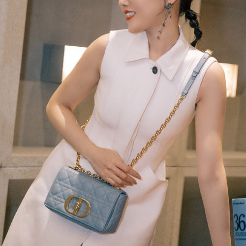 디올 신상 카로 스몰백 M9241 블루