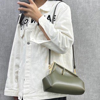 펜디 퍼스트 스몰 클러치백 숄더백 8BP129 그린