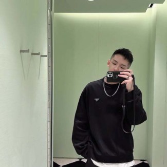 프라다 남여공용 맨두맨 3A497