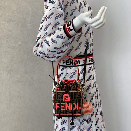 펜디 몽트레저 버킷백 70F659