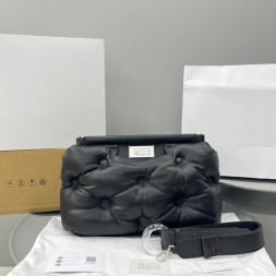 마르지엘라 글램 슬램 미듐 숄더백 MM3355 블랙 은장