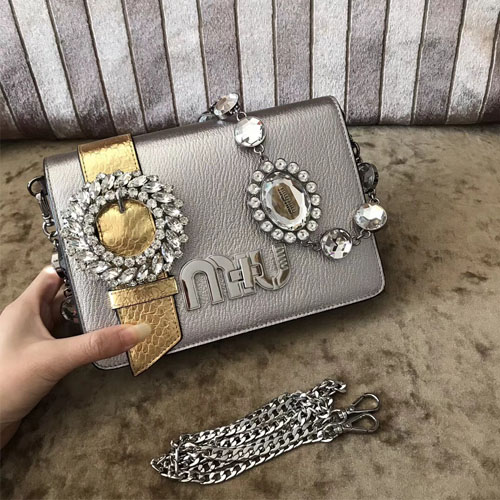 미우미우  엠벨리쉬 숄더백 5BF068 실버