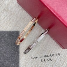 까르띠에 신상 팔찌 CA92549