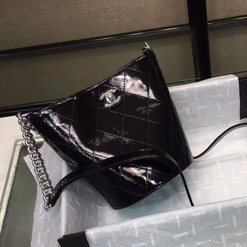 샤넬 신상 에나멜 버킷백 A8117 블랙