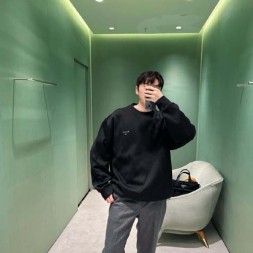 프라다 남여공용 맨투맨 3A582