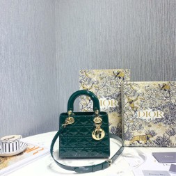 디올 에나멜 레이디백 스몰 M0531-6