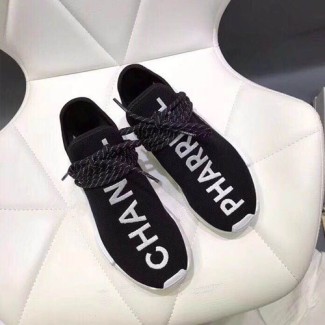 샤넬 x 퍼렐 x 아디다스 콜라보 스니커즈 G34223