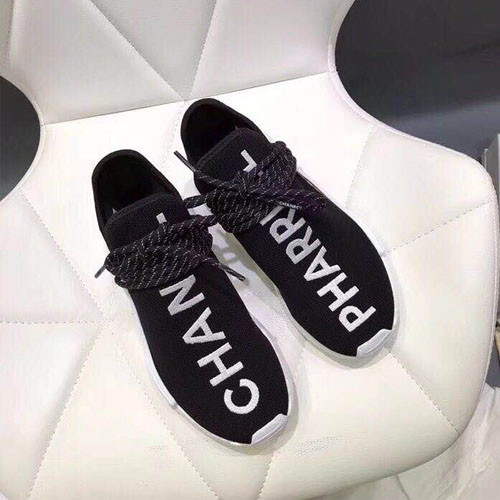 샤넬 x 퍼렐 x 아디다스 콜라보 스니커즈 G34223