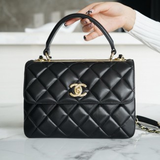  샤넬 핸들 장식의 스몰 플랩 백 A92236-3