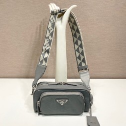 프라다 멀티 포켓 숄더백 1BH198-2