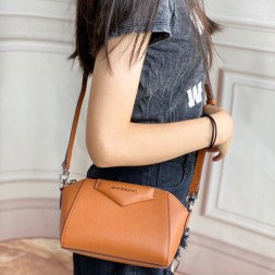 지방시 나노 안티고나 백 BBU017 브라운