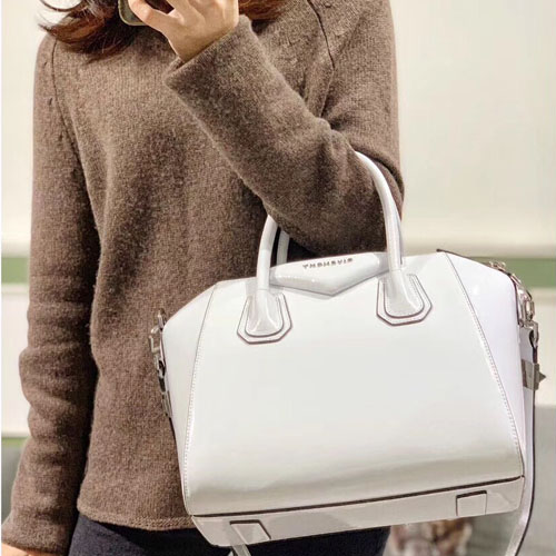 지방시 안티고나 미듐 숄더백 9553110 에나멜 화이트