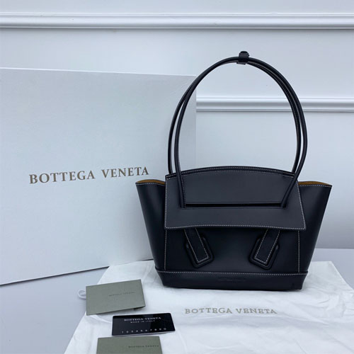 보테가 프렌치 카프스킨 아르코 33 백 580725 블랙