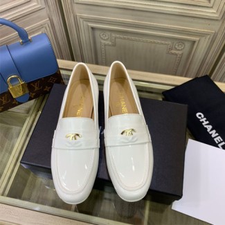 샤넬 에나멜 신상 로퍼 G34246 화이트
