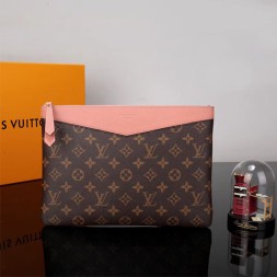 루이비통 데일리 파우치 M64590