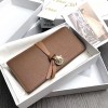 끌로에 프리미엄 펜던트 장지갑 3P0709 브라운
