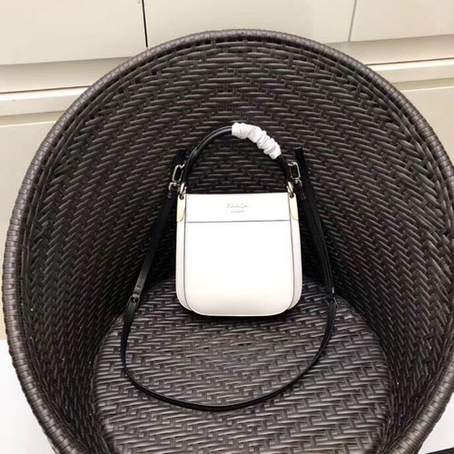 프라다 마르기트 숄더백 1BC082 화이트