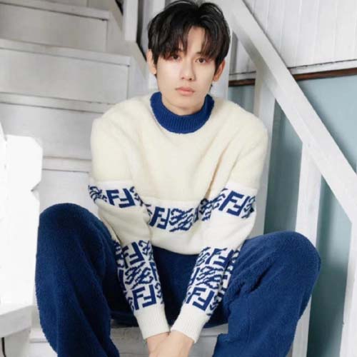 펜디 남여공용 니트 2460364-2