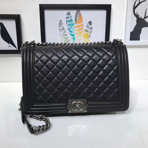 샤넬 신상 뉴미듐 보이백 A67088 램스킨 블랙 은장