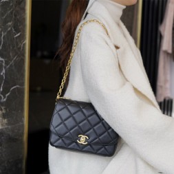  샤넬 신상 플랩백 AS2222 램스킨 블랙