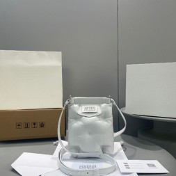 마르지엘라 글램슬램 미니백 MM3395 화이트