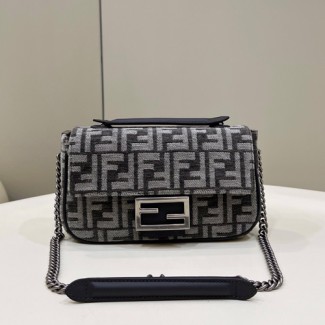 펜디 바게트 체인 미디 8BR793-2