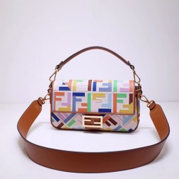 펜디 미듐 패브릭 바게트백 8BR600 멀티