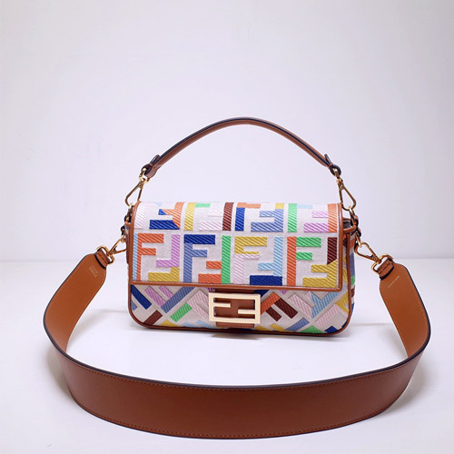 펜디 미듐 패브릭 바게트백 8BR600 멀티