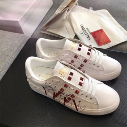 발렌티노 락스터드 남여공용 신상 스니커즈 NW50036 화이트
