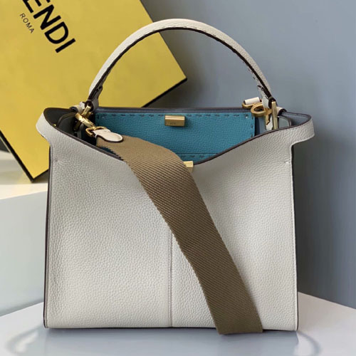 펜디 피카부 X-라이트 미디엄 8BN310 회백색