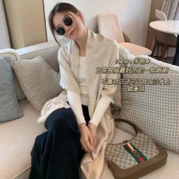 로에베 신상 스카프 LOE2013-1