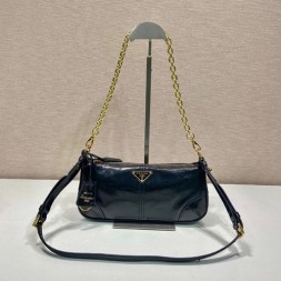 프라다 리에디션 2002 가죽 숄더백 1BC221