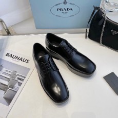 프라다 여성용 로퍼 F0831