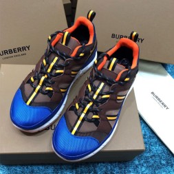 버버리 남성용 신상 스니커즈 801096464-5