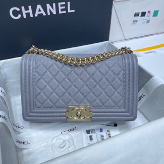 샤넬 보이 미듐 플랩백 A67086 이리테센트 캐비어 그레이 ++