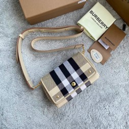 버버리 스몰 호스페리 크로스바디 백 80266081-3