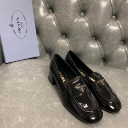 프라다 여성용 로퍼 F0814 블랙