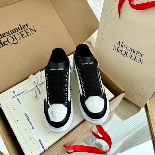 알렉산더 맥퀸  남여공용 스니커즈 586439-1