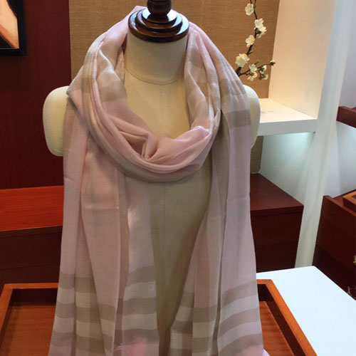 버버리 신상 스카프 BB3613