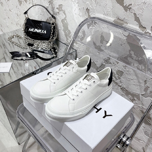 지방시 남여공용 스니커즈 GV390699-3