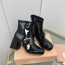 미우미우 신상 앵글부츠 57236 블랙