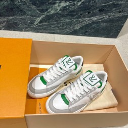 루이비통 남여공용 스니커즈  M0412