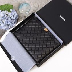 샤넬 램스킨 미듐 보이 클러치백 A31530 블랙 금장