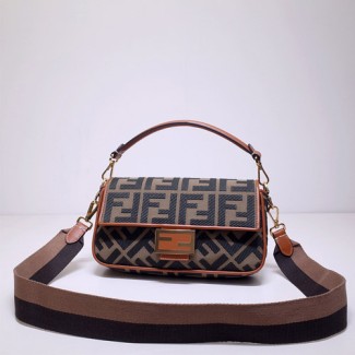 펜디 미듐 패브릭 바게트백 8BR600 브라운