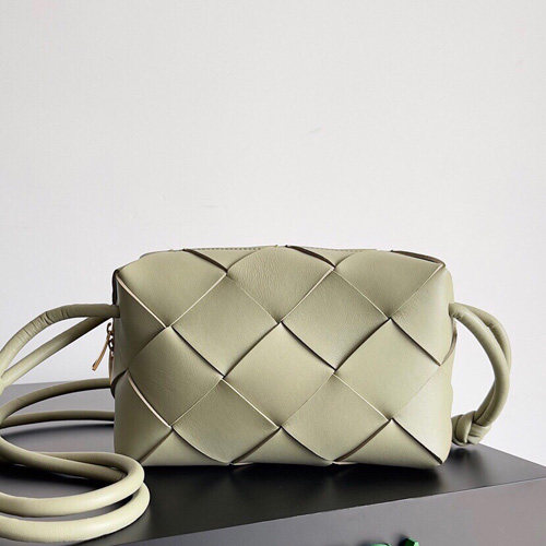 보테가 스몰 카세트 카메라 백 709417-4